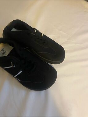 Men's Black Casual Sneakers with Reflective Accents